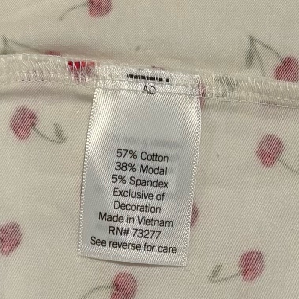 Set of 2 Lauren Conrad V-Neck Tops Cherry Print & Black Large - Picture 5 of 10